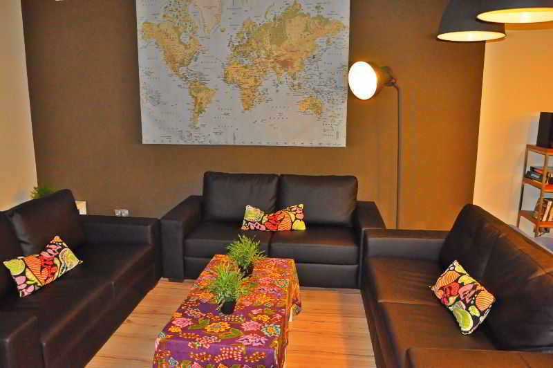 Gracia City Hostel Barcelona Ngoại thất bức ảnh The common room at the hostel