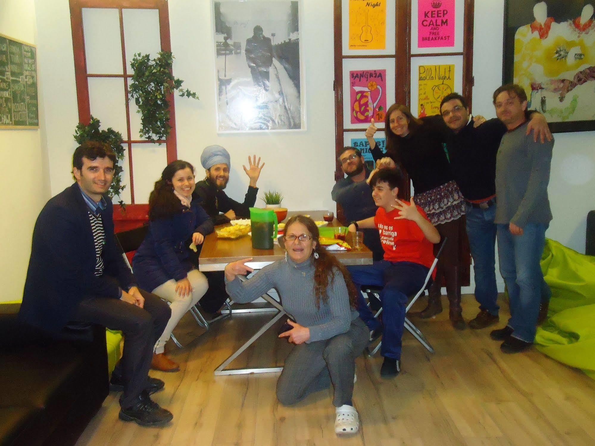 Gracia City Hostel Barcelona Ngoại thất bức ảnh The staff of the Centre for Media and Communication Studies