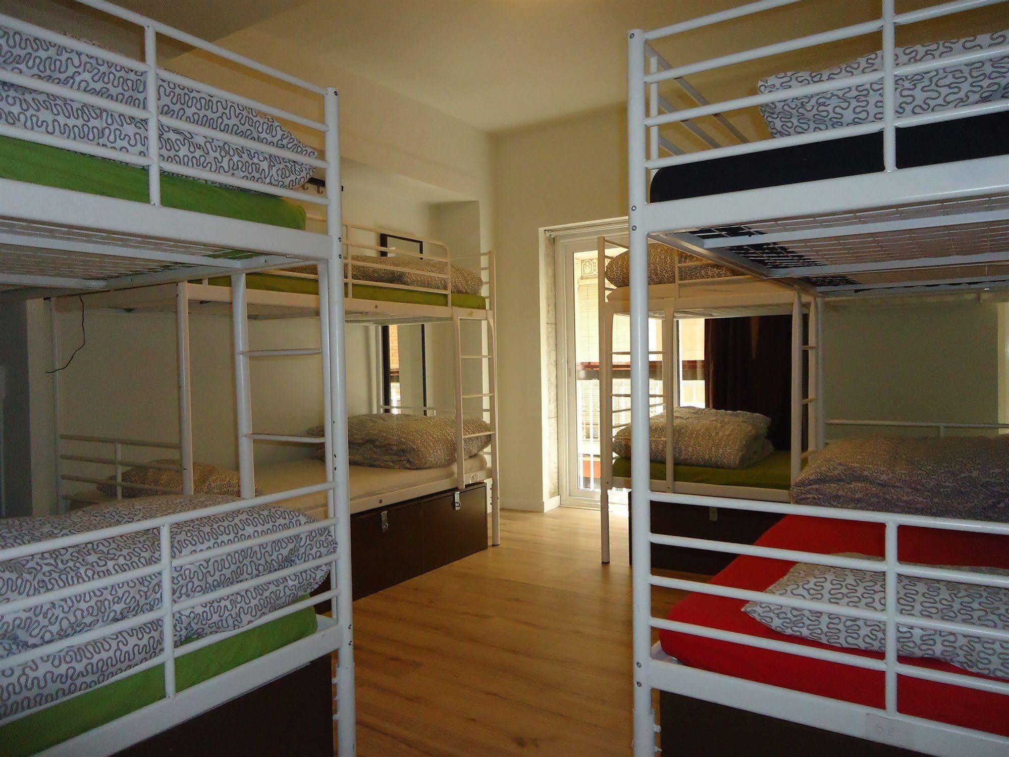 Gracia City Hostel Barcelona Ngoại thất bức ảnh Hostel in Barcelona