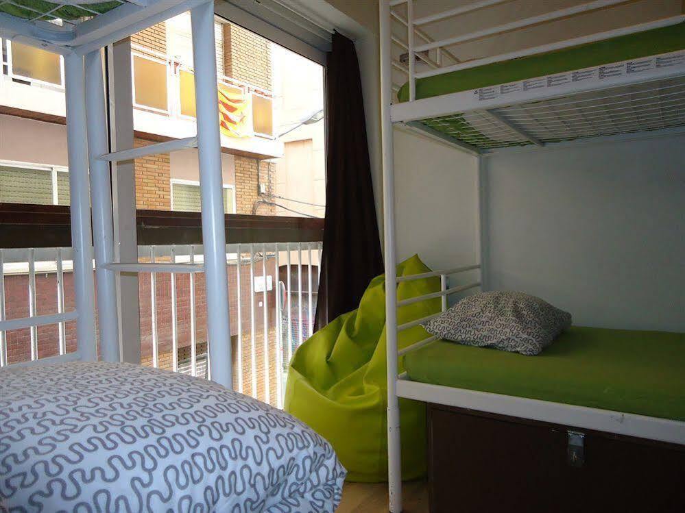 Gracia City Hostel Barcelona Ngoại thất bức ảnh Hostel in Madrid, Spain